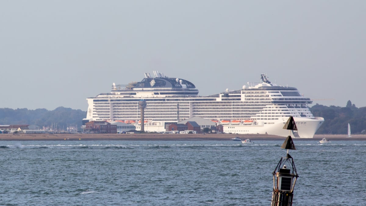 MSC Virtuosa Departing Southampton